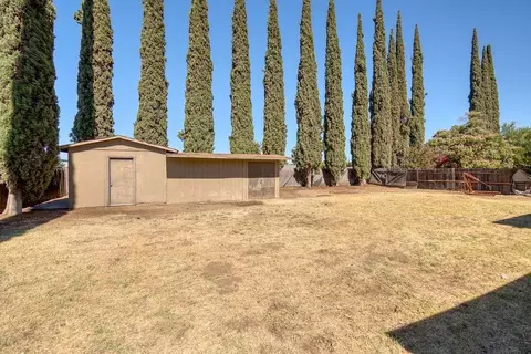 Exterior - 1305 Chardonnay Ct, Modesto, CA 95351 photo 6 of 11