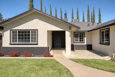 Exterior - 1305 Chardonnay Ct, Modesto, CA 95351 photo 10 of 11