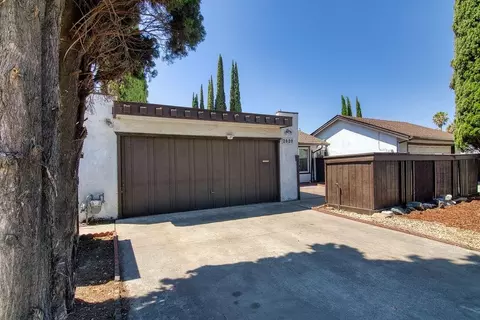 Exterior - 2620 El Pasado Dr, Modesto, CA 95354 photo 2 of 9
