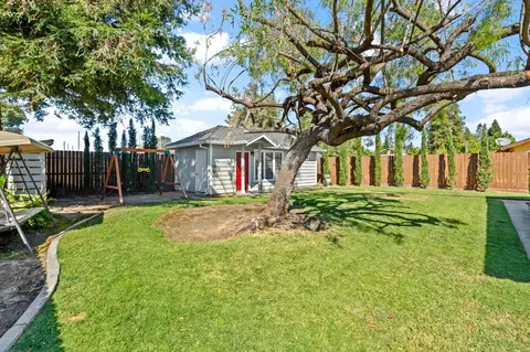 Exterior - 229 Oak Ave, Ripon, CA 95366 photo 9 of 11
