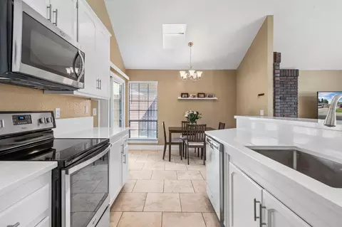 Kitchen - 229 Oak Ave, Ripon, CA 95366 photo 3 of 4