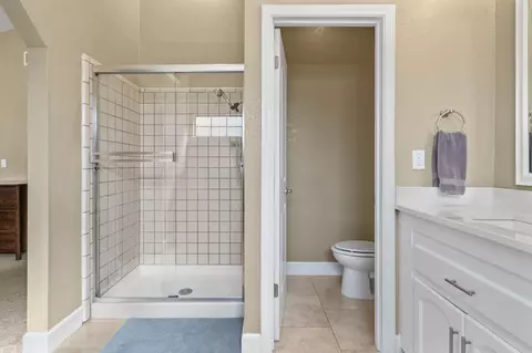 Bath - 229 Oak Ave, Ripon, CA 95366 photo 3 of 4