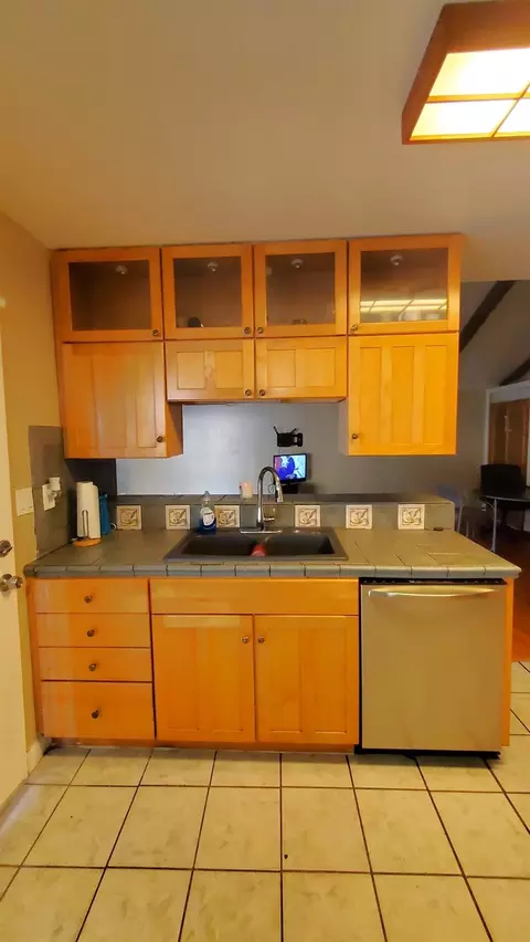 Kitchen - 2828 E Orangeburg Ave, Modesto, CA 95355 photo 5 of 5