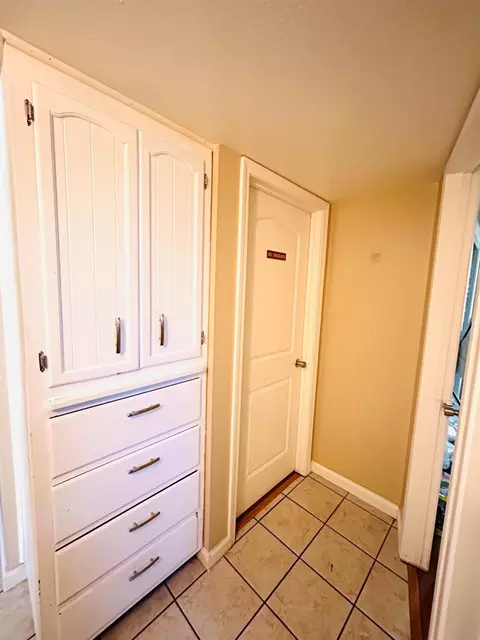 Entry Way - 2828 E Orangeburg Ave, Modesto, CA 95355 photo 3 of 4