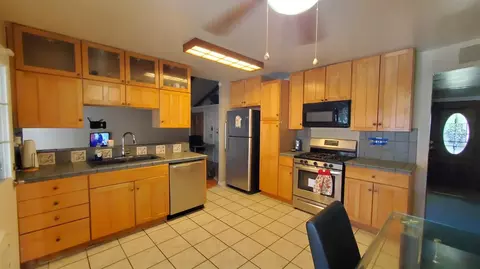 Kitchen - 2828 E Orangeburg Ave, Modesto, CA 95355 photo 2 of 5