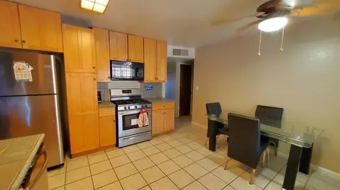 Kitchen - 2828 E Orangeburg Ave, Modesto, CA 95355 photo 3 of 5
