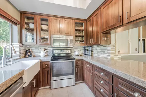 Kitchen - 6625 Thunder Head Ln, Placerville, CA 95667 photo 4 of 6