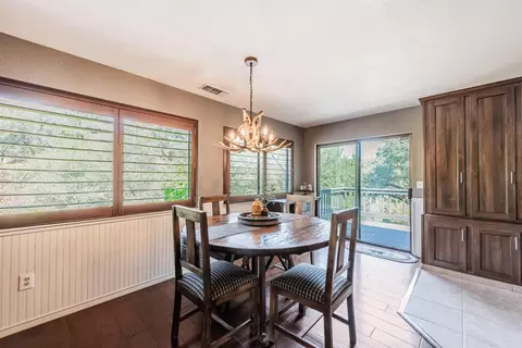 Dining - 6625 Thunder Head Ln, Placerville, CA 95667 photo 2 of 5