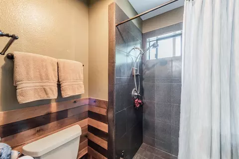 Bath - 6625 Thunder Head Ln, Placerville, CA 95667 photo 2 of 4