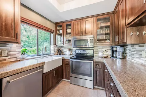 Kitchen - 6625 Thunder Head Ln, Placerville, CA 95667 photo 3 of 6