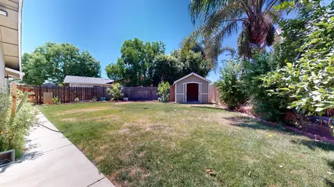 Exterior - 901 Valley Wind Way, Modesto, CA 95351 photo 3 of 4