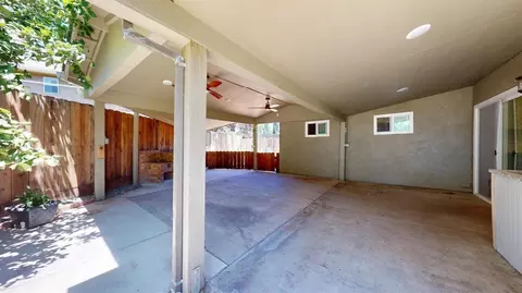 Exterior - 901 Valley Wind Way, Modesto, CA 95351 photo 2 of 4