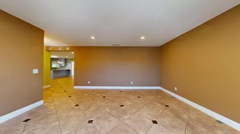 Living - 901 Valley Wind Way, Modesto, CA 95351 photo 2 of 2