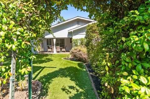 338 Irene Ave, Roseville, CA 95678