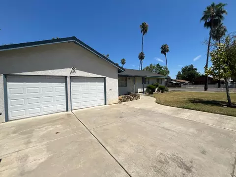 11 N 6th St, Patterson, CA 95363 photo 3