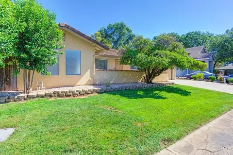 8875 Cadura Cir, Elk Grove, CA 95624