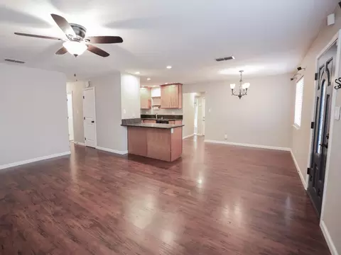 Living - 8824 Pershing Ave, Orangevale, CA 95662 photo 2 of 5