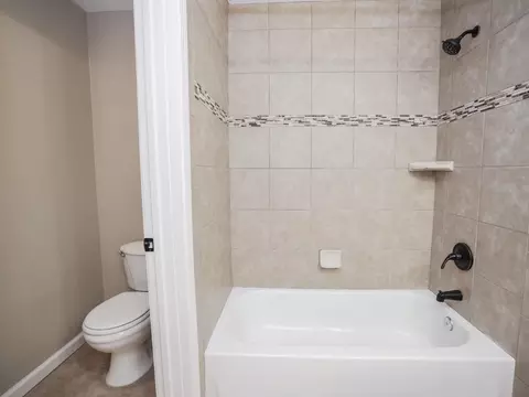 Bath - 8824 Pershing Ave, Orangevale, CA 95662 photo 2 of 6