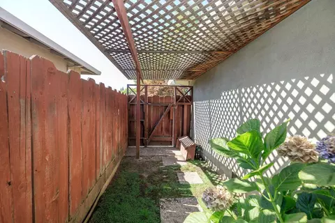 Exterior - 621 Violet St, Modesto, CA 95356 photo 18 of 21