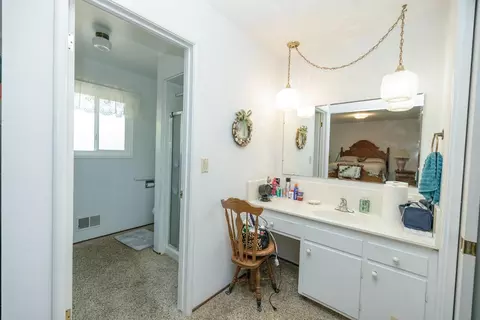 Bath - 621 Violet St, Modesto, CA 95356 photo 1 of 4