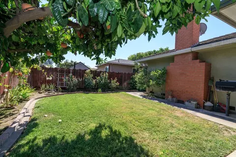 Exterior - 621 Violet St, Modesto, CA 95356 photo 15 of 21