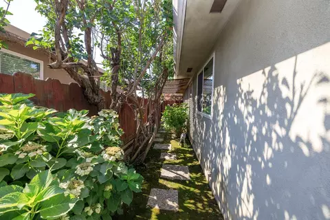 Exterior - 621 Violet St, Modesto, CA 95356 photo 17 of 21
