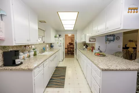 Kitchen - 621 Violet St, Modesto, CA 95356 photo 4 of 6