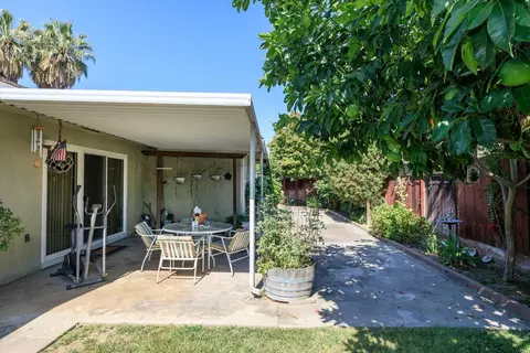 Exterior - 621 Violet St, Modesto, CA 95356 photo 9 of 21