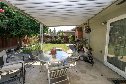 Exterior - 621 Violet St, Modesto, CA 95356 photo 8 of 21