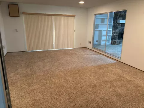 Living - 621 Violet St, Modesto, CA 95356 photo 3 of 6