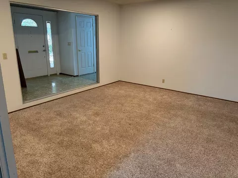Living - 621 Violet St, Modesto, CA 95356 photo 4 of 6