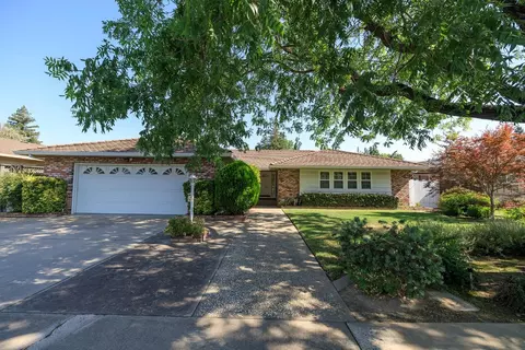 Exterior - 621 Violet St, Modesto, CA 95356 photo 4 of 21