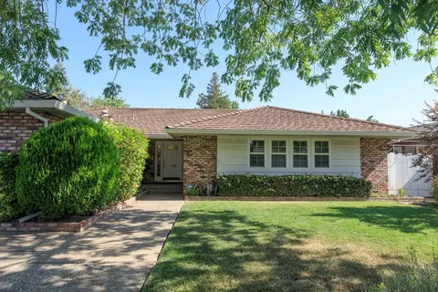 Exterior - 621 Violet St, Modesto, CA 95356 photo 6 of 21