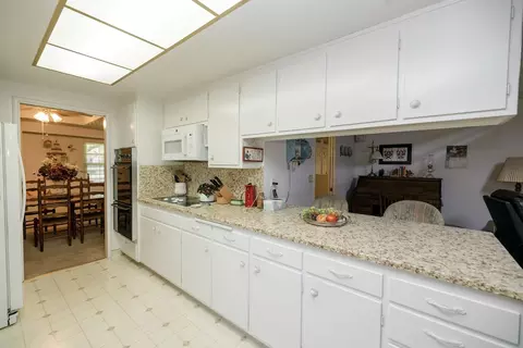 Kitchen - 621 Violet St, Modesto, CA 95356 photo 5 of 6