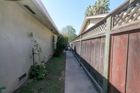 Exterior - 621 Violet St, Modesto, CA 95356 photo 10 of 21