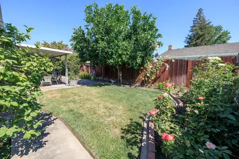 Exterior - 621 Violet St, Modesto, CA 95356 photo 19 of 21
