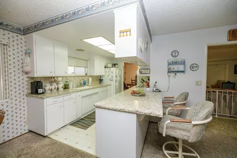 Kitchen - 621 Violet St, Modesto, CA 95356 photo 3 of 6