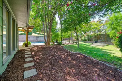 Exterior - 4431 Stoney Way, Carmichael, CA 95608 photo 6 of 7