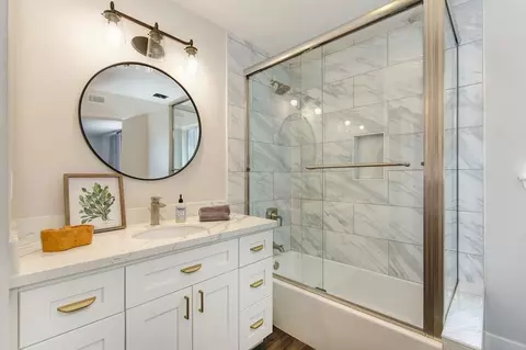 Bath - 4431 Stoney Way, Carmichael, CA 95608 photo 3 of 4
