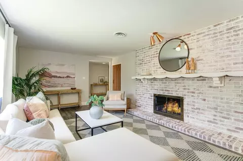 Living - 4431 Stoney Way, Carmichael, CA 95608 photo 2 of 5