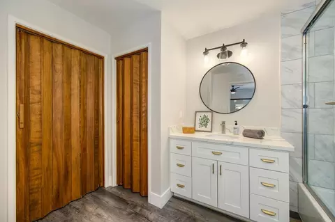 Bath - 4431 Stoney Way, Carmichael, CA 95608 photo 2 of 4