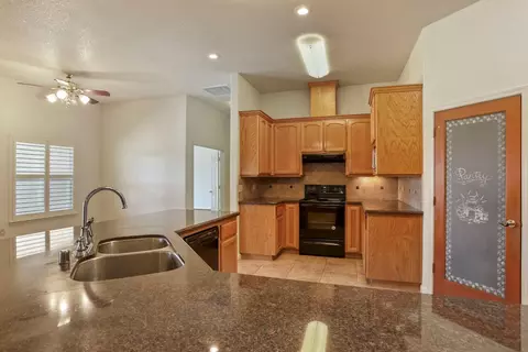 10090 E Collier Rd, Acampo, CA 95220 photo 22