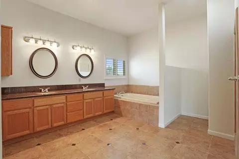 10090 E Collier Rd, Acampo, CA 95220 photo 32
