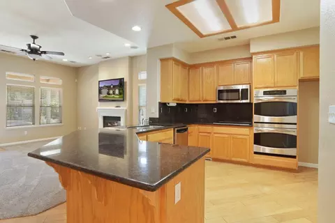 Kitchen - 343 Mount Airy Ct, Ripon, CA 95366 photo 3 of 5
