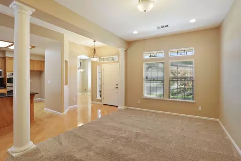 Living - 343 Mount Airy Ct, Ripon, CA 95366 photo 1 of 9