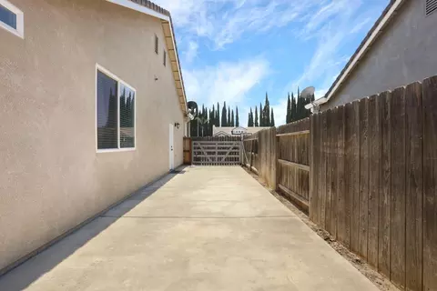 Exterior - 343 Mount Airy Ct, Ripon, CA 95366 photo 14 of 15