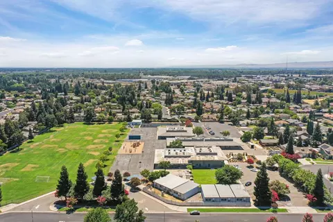 View/Area - 343 Mount Airy Ct, Ripon, CA 95366 photo 10 of 13