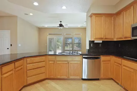 Kitchen - 343 Mount Airy Ct, Ripon, CA 95366 photo 2 of 5