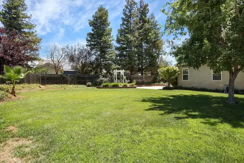 Exterior - 343 Mount Airy Ct, Ripon, CA 95366 photo 9 of 15
