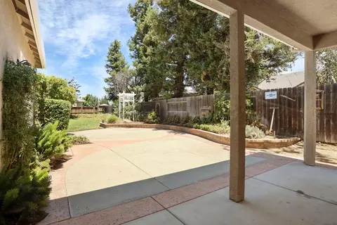 Exterior - 343 Mount Airy Ct, Ripon, CA 95366 photo 6 of 15